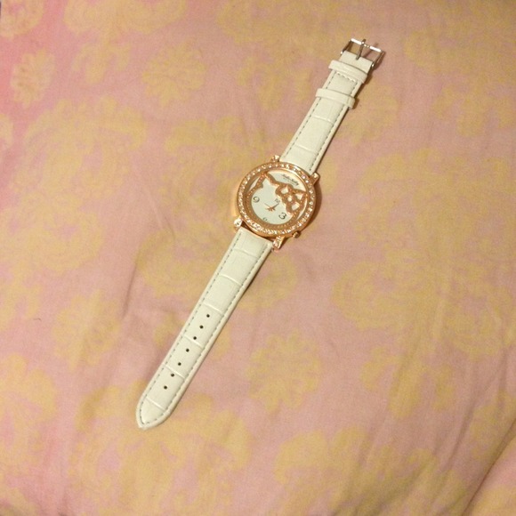 Hello kitty watch 💗 - Picture 2 of 2