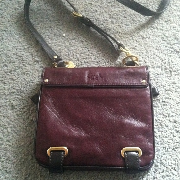 Host Pick 10/13 😎🎉Cross body Coach purse - Picture 2 of 4