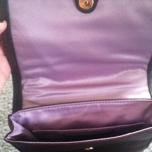 Host Pick 10/13 😎🎉Cross body Coach purse - Picture 3 of 4