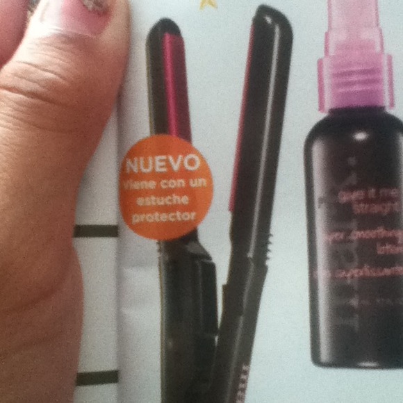 mark. mini flat iron