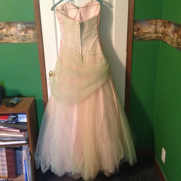 Prom dress - Picture 2 of 2