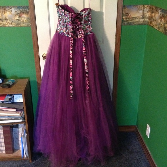 Prom Dress - Picture 2 of 4