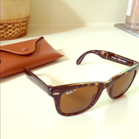 Rayban wayfarers folding
