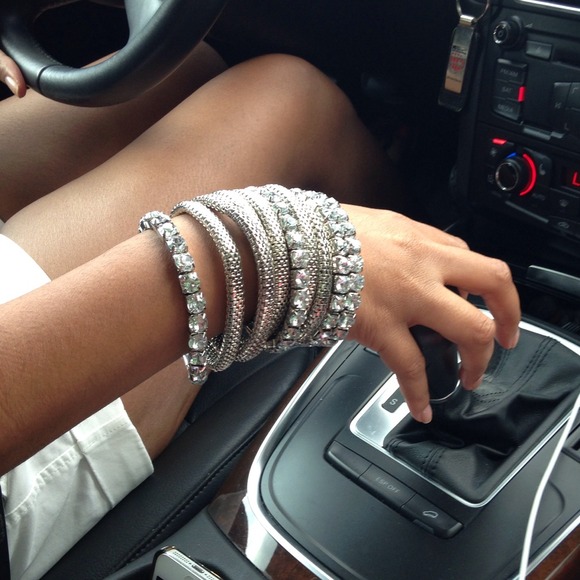⚡Reserved for Npatrick1⚡ Silver Sparkle Bangles