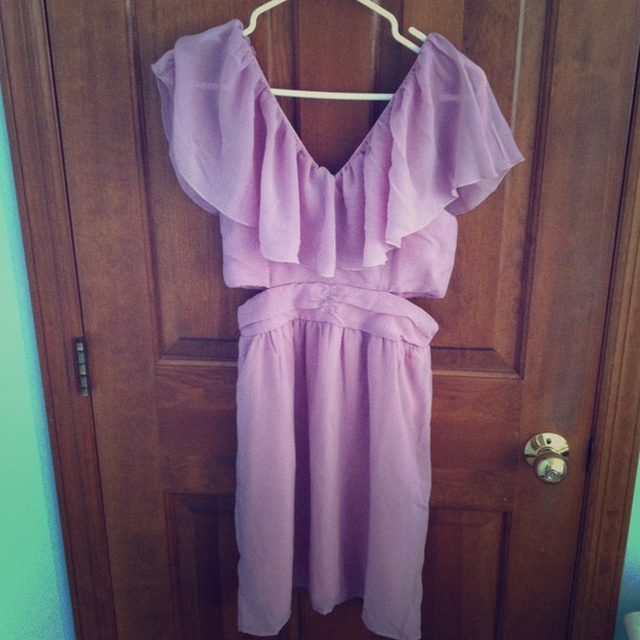 Flirty lavender/pink dress w flowy top and cutouts