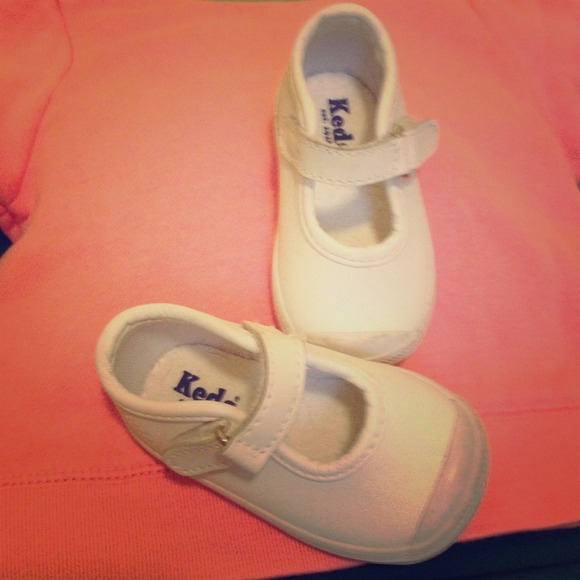 Baby girl Keds Size 2 NWOT