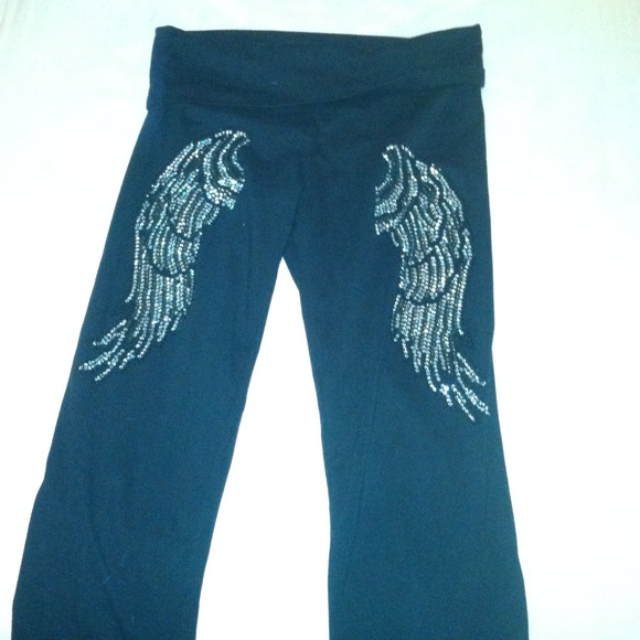 🚫Traded🚫 Wing yoga pants capris,
