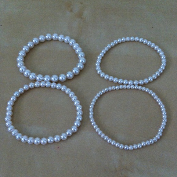 Pearl Bracelet Set - Picture 2 of 2
