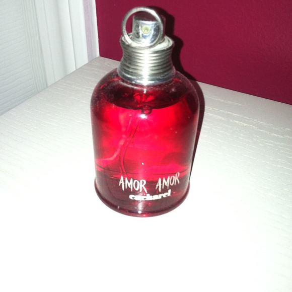🚫Traded🚫Amor perfume brand new