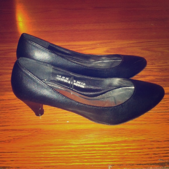 Black H&M kitten heels