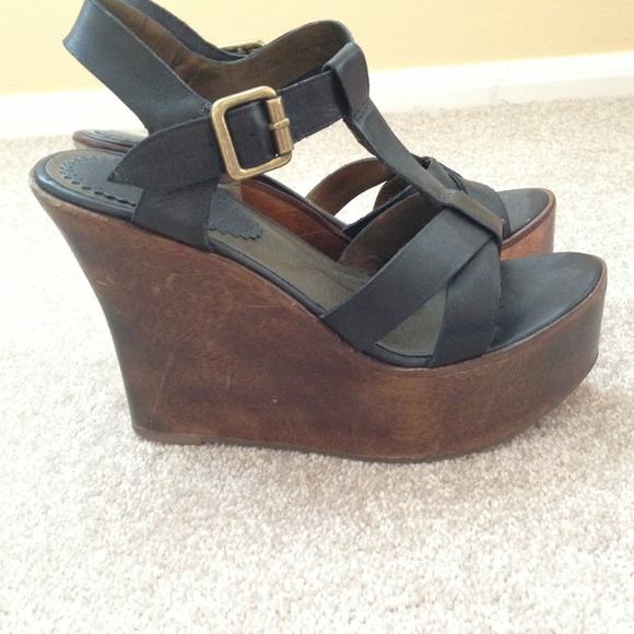 Aldo platforms