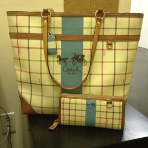 💯 Authentic Beautiful Coach Set