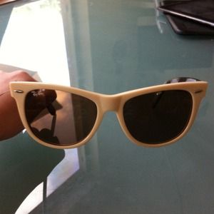 Ray ban Wayfarer glasses