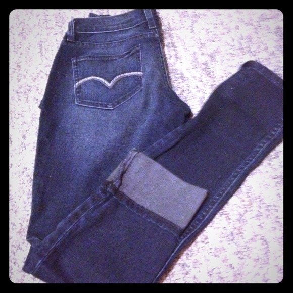 Cute Levi size 4-5 dark jeans!