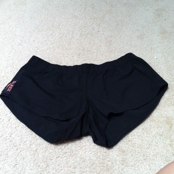 ❌Consignment❌Black DeREX running shorts-NWOT