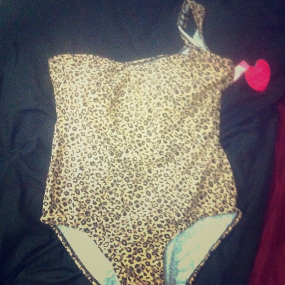 One strap Cheetah print bathing suit