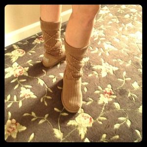 Knit ugg boots