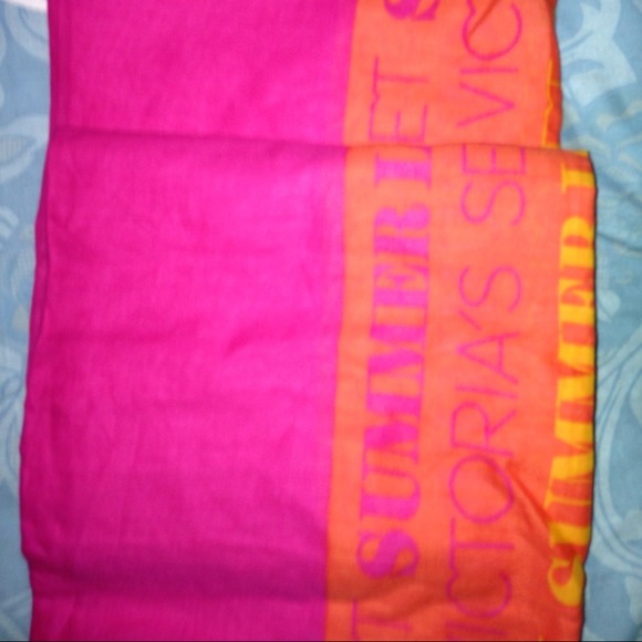 Victoria Secret beach wrap /cover up - Picture 2 of 4