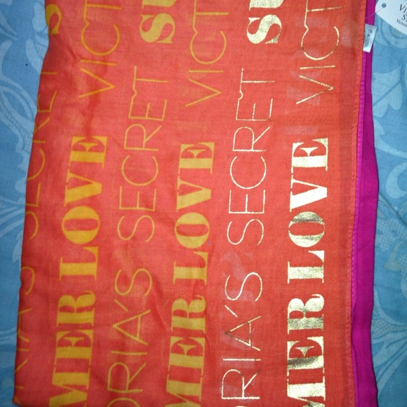 Victoria Secret beach wrap /cover up - Picture 3 of 4