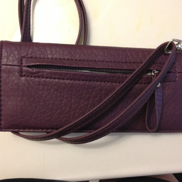 Grape Clutch - Picture 1 of 4