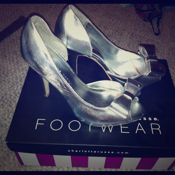 Silver heels !