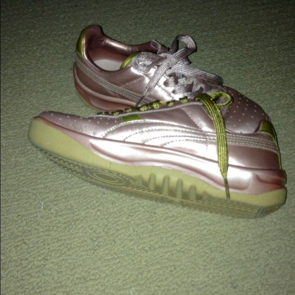 rose gold pumas