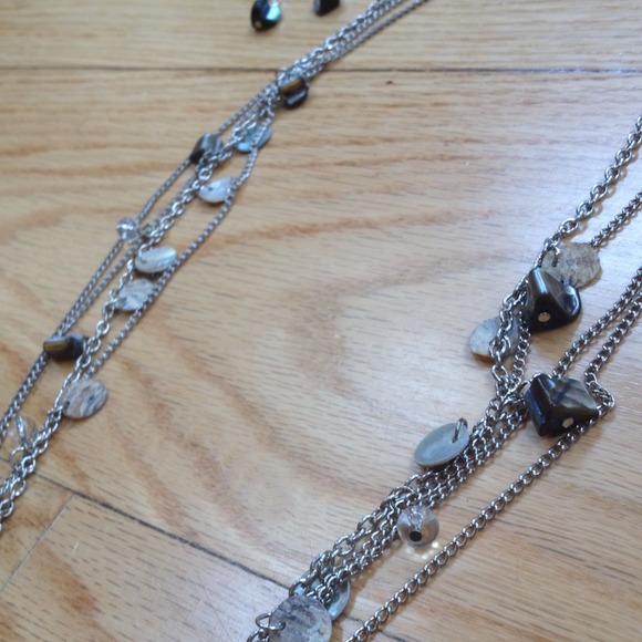 NWOT Earring and Necklace Set - Picture 4 of 4