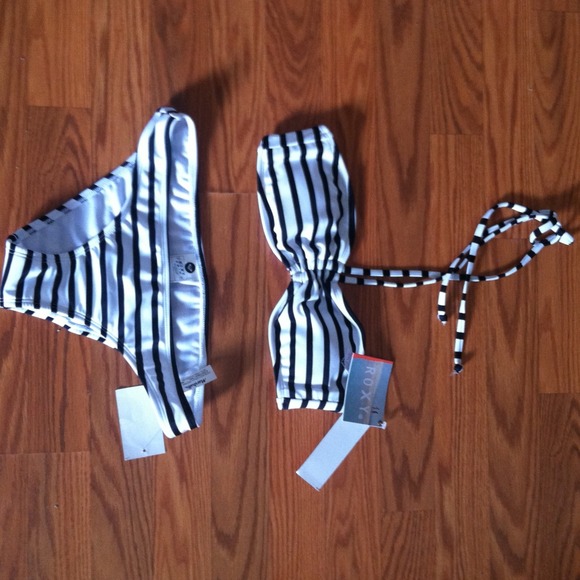 Roxy black and white striped bikini set NWT