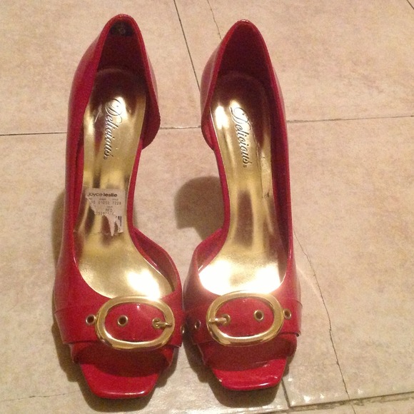 Delicious Red Patent Leather Peep Toe Pumps Sz 9 - Picture 2 of 4