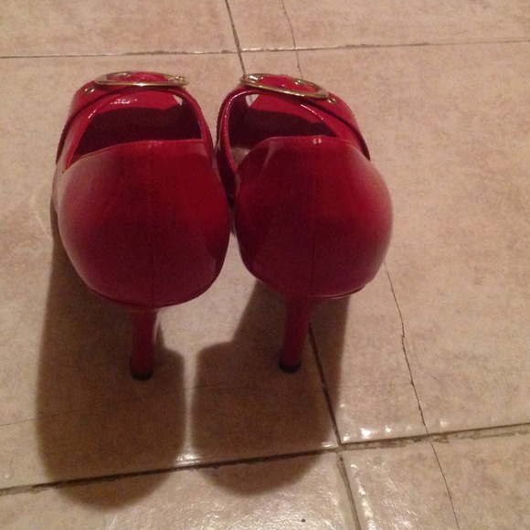 Delicious Red Patent Leather Peep Toe Pumps Sz 9 - Picture 3 of 4