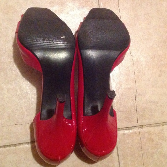Delicious Red Patent Leather Peep Toe Pumps Sz 9 - Picture 4 of 4