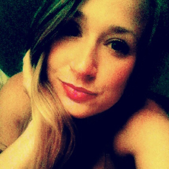 ✨😀Meet your Posher!😘✨ - Picture 4 of 4