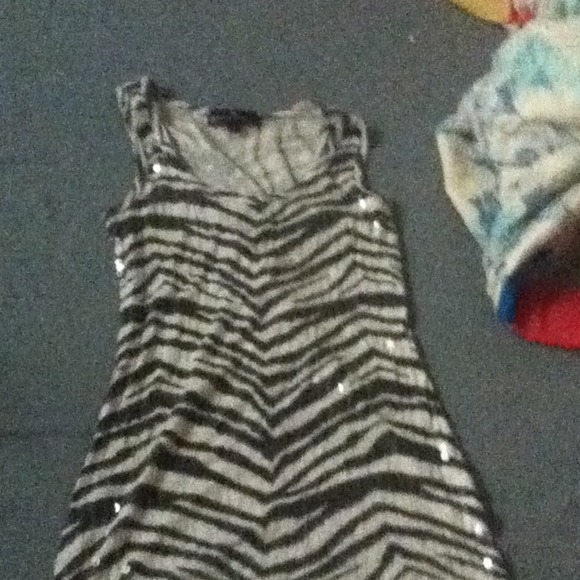 Zebra print sequin tank - Picture 1 of 1