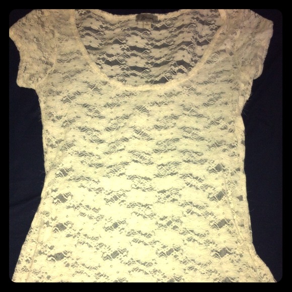 Creme Guess laced top