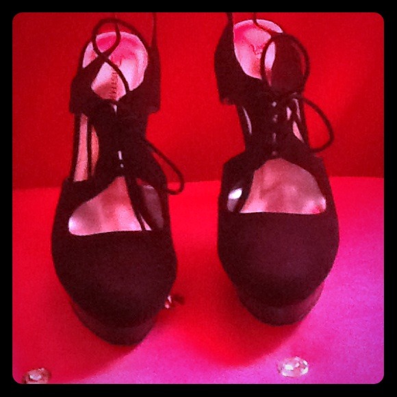 JUSTFABULOUS Shoes - NWOT Size 10 (runs small) Black suede w/lace 6"