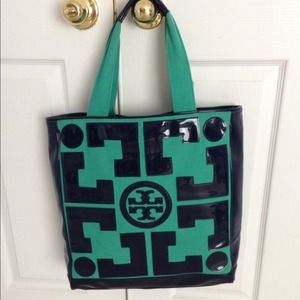 SOLD! Gorgeous, large tory burch bag