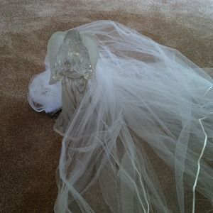 ***2x REDUCED*** Bridal veil