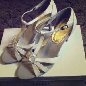 Cream Aerosoles heels