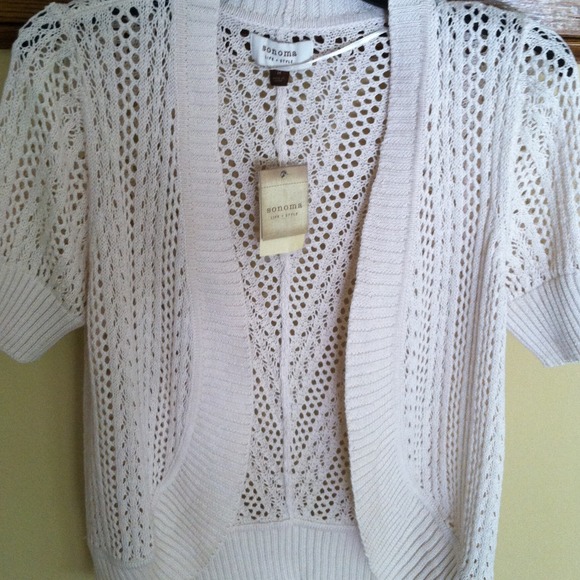 ***SOLD IN THE BUNDLE*** 100% cotton top - Picture 3 of 3