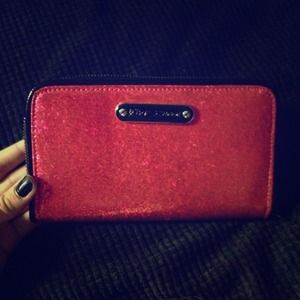 ✨BETSEY JOHNSON GLITTER UNDERGLASS WALLET✨