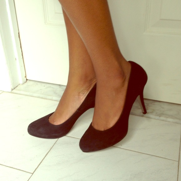 Steve Madden Black Suede Pumps 7.5M