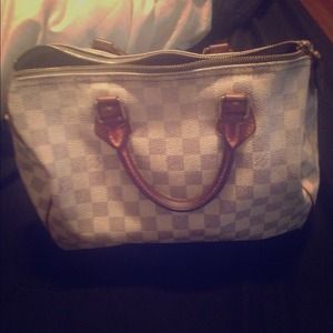Authentic Louis Vuitton bag 30