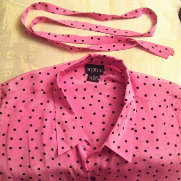 🎉HP2X🎉 Polka Dot Silk Blouse - Picture 2 of 4
