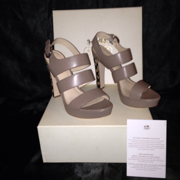✖SOLD ON EBay✖COACH Leather & Signature Heel - Picture 2 of 4