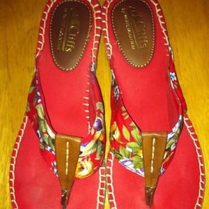 Cliffs Coral sandals