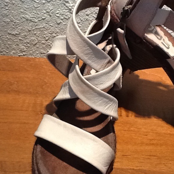 REDUCED!!! MJUS leather shoes, size 9 - Picture 2 of 4