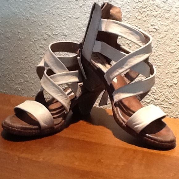 REDUCED!!! MJUS leather shoes, size 9 - Picture 3 of 4