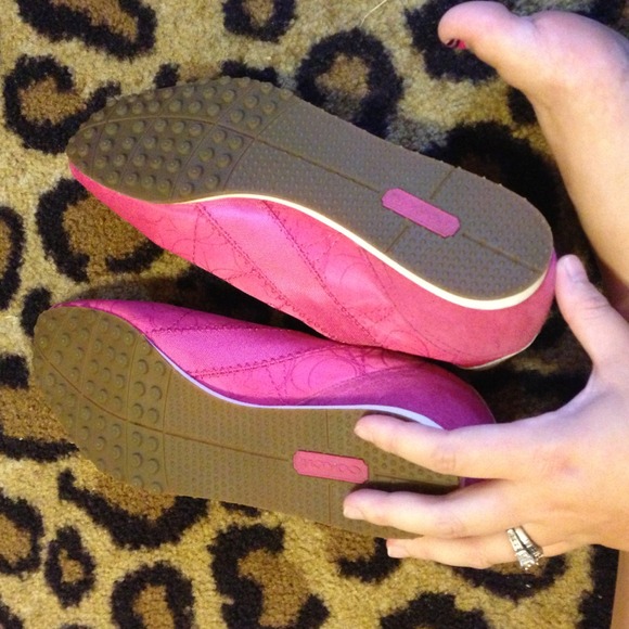 Pink coach shoes 🎀 SOLD ! - Picture 4 of 4
