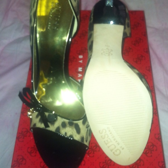 ❌SOLD❌ Peep toe Pumps - Picture 2 of 3