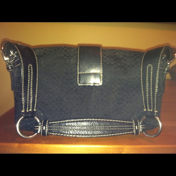 Reduced!💯Authentic Coach Purse💯 - Picture 2 of 4